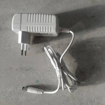 E-JUN JF015WR-I 12V/1.5А (1.5m) White