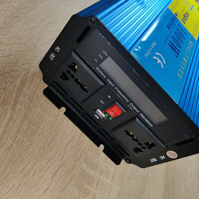 SUREDOM DX-GAC1000/2000W 12V (Pure Sine Wave)